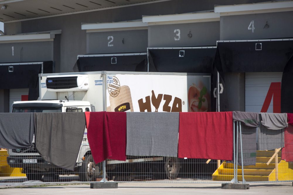 Ermittlungen nach Flüchtlingsdrama in Österreich laufen
