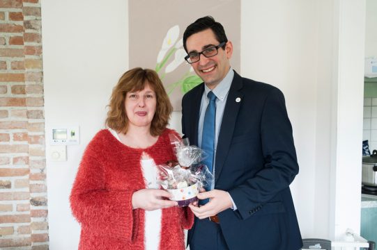 Ein Tag als…Tagesvater. Im Frühjahr dieses Jahres unterstützte Familienminister Antoniadis Tagesmutter Frau Anna Kirsch-Cloot bei ihrer Arbeit