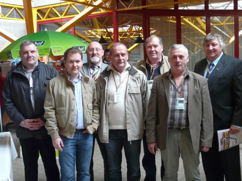 Henri Beckers (hinten, 2. v. r.) und das Organisationsteam der Triptyque Ardennais