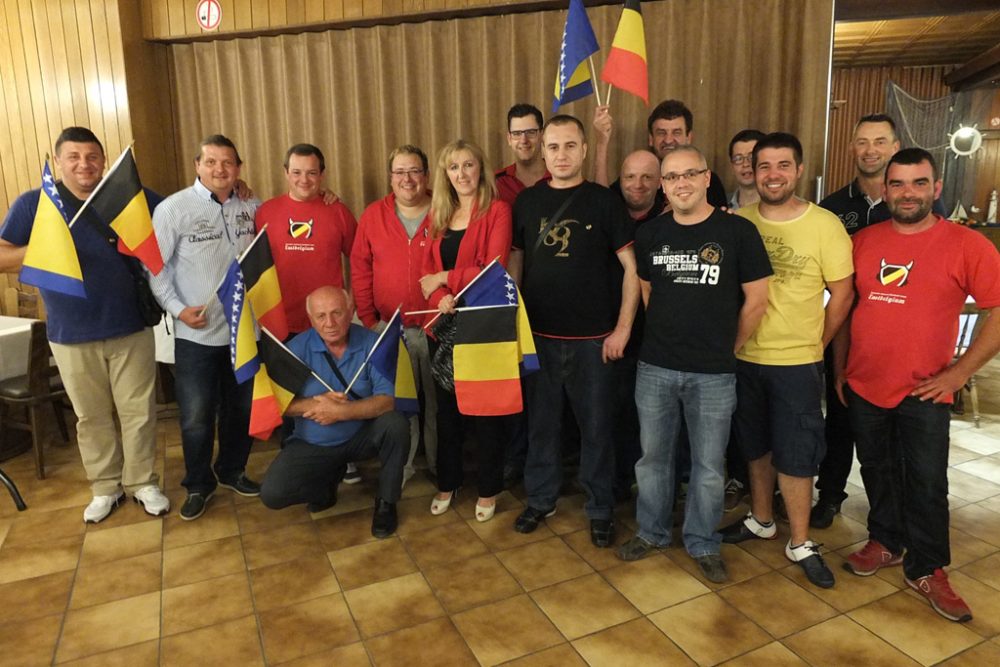 Belgisch-bosnische Fanfreundschaft vor dem Länderspiel in Brüssel