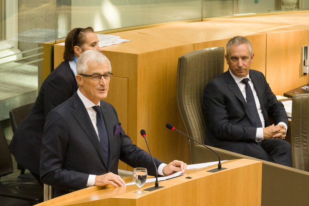 Flämischer Ministerpräsident Geert Bourgeois bei Regierungserklärung