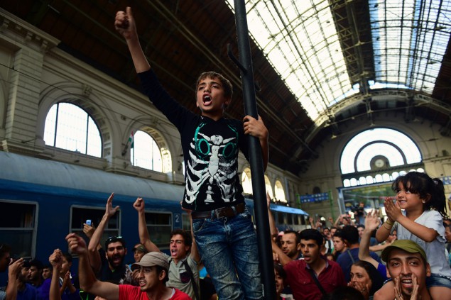 Flüchtlinge protestieren am Ostbahnhof von Budapest (1.9.)