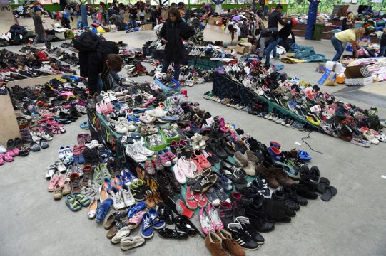 Schuhe und Kleiderspenden für die Flüchtlinge in Dortmund