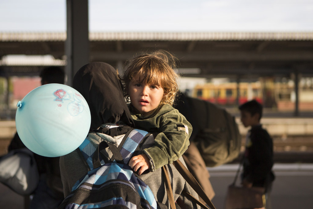 Flüchtlinge am Bahnhof von Berlin Schönefeld (13.9.)