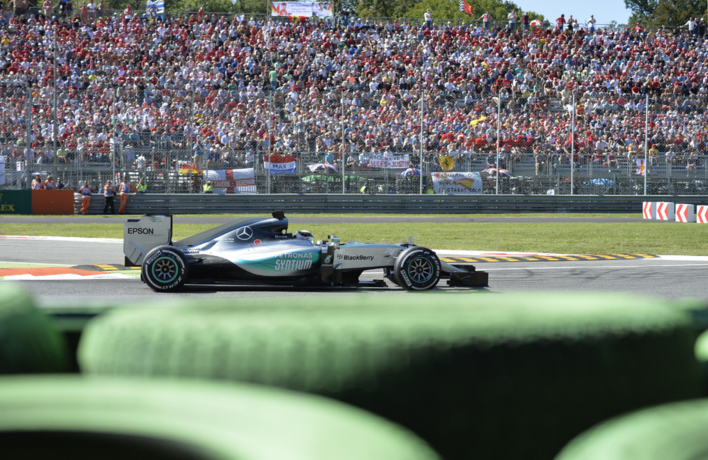 Lewis Hamilton gewinnt Formel-1-Rennen in Monza