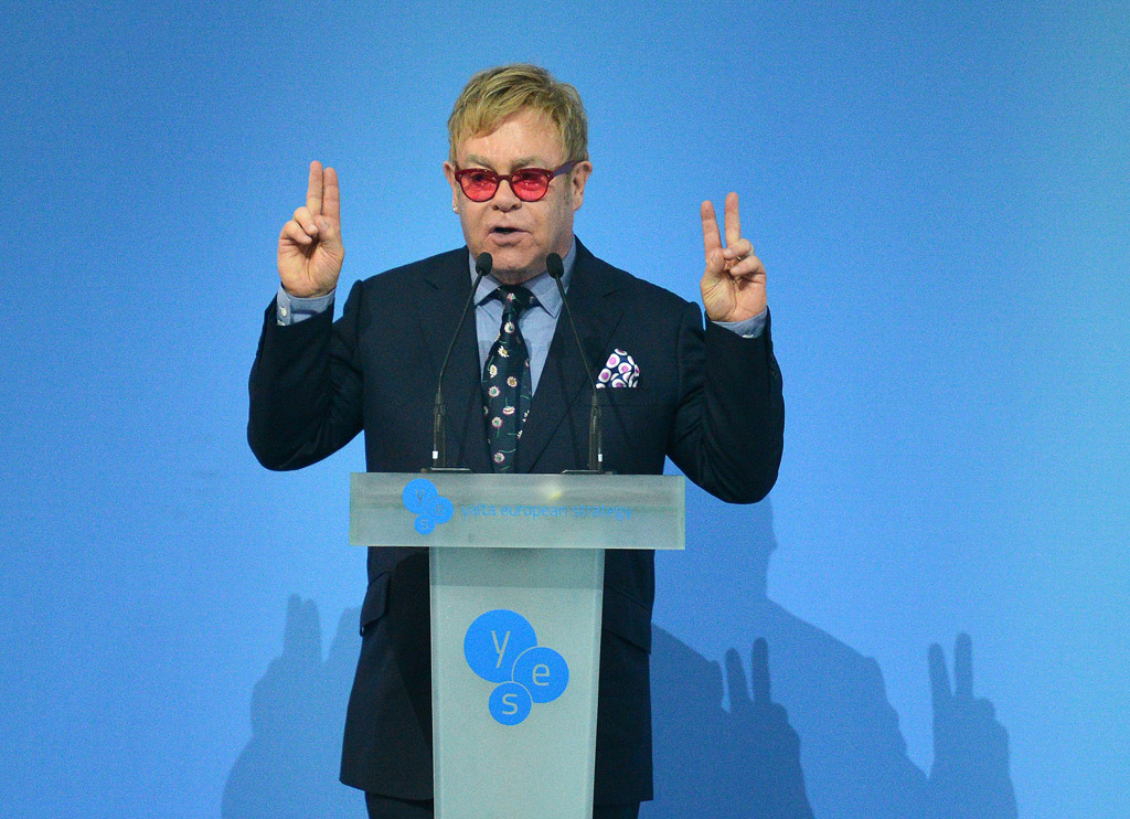 Elton John bei einer Konferenz in Kiew (12.9.15)
