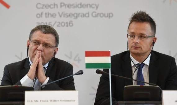 Die Außenminister aus Tschechien, Lubomir Zaoralek, und aus Ungarn, Peter Szijjarto