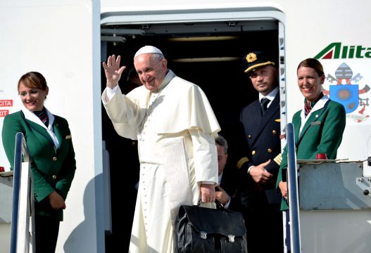 Papst Franzikus am Flughafen Fiumicino in Rom, kurz vor seinem Abflug nach Kuba