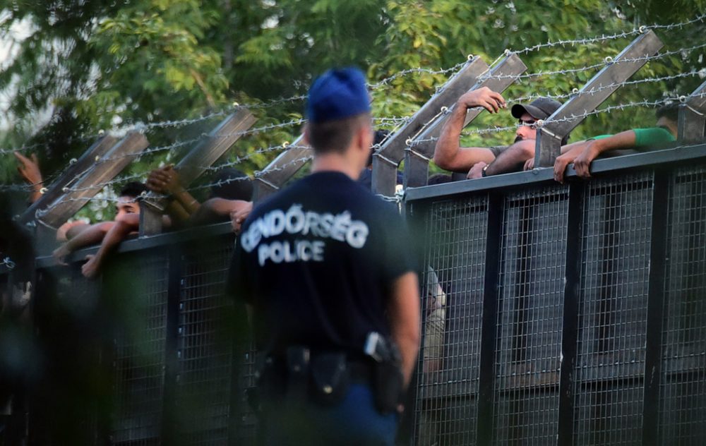 Flüchtlinge an der ungarisch-serbischen Grenze (15.9.)