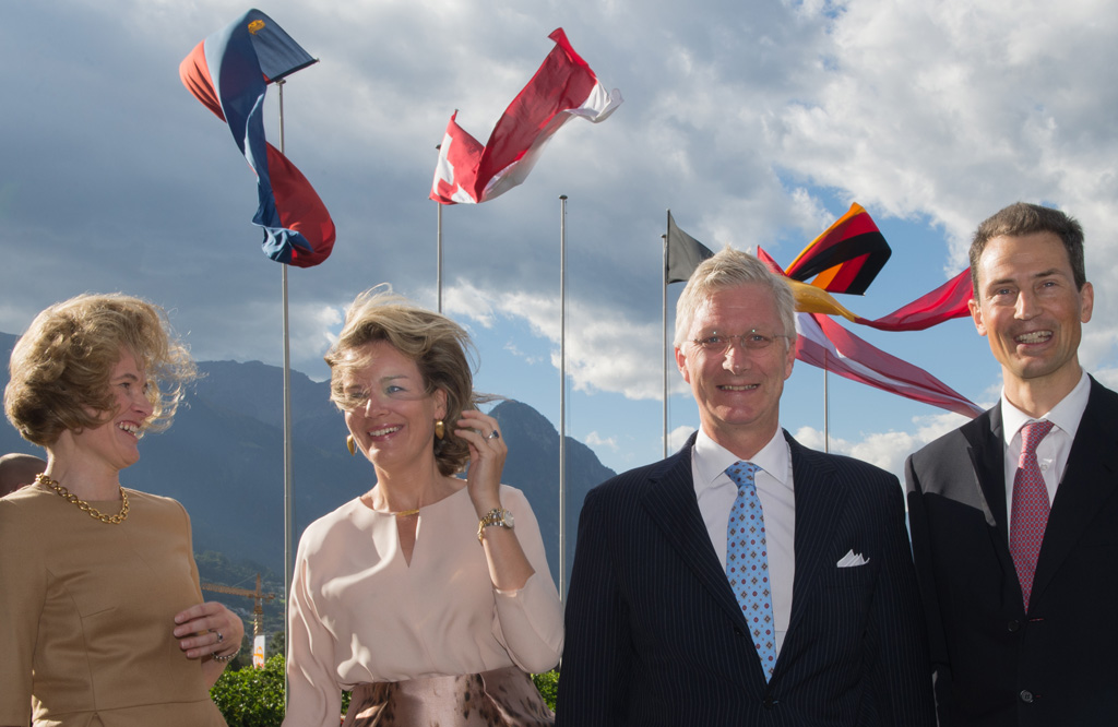 König Philippe und Königin Mathilde (Mitte) mit Erbprinz Alois von und zu Liechtenstein und Gattin Sophie