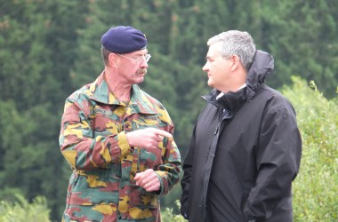 Verteidigungsminister Vandeput besucht Lager Elsenborn