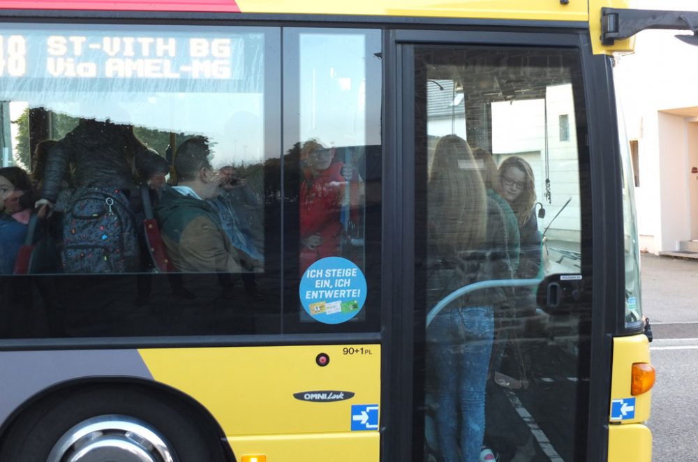 Volle Schulbusse: Ameler Eltern und Schüler machen mobil