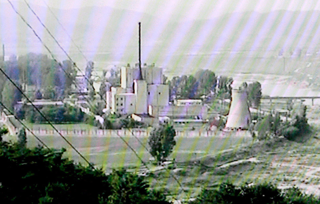 Fernsehbild des südkoreanischen Senders MBC zeigt den umstrittenen Nuklearkomplex Yongbyon in Nordkorea