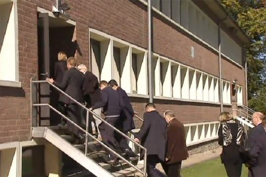 Solidaritätsbesuch im Flüchtlingslager Elsenborn