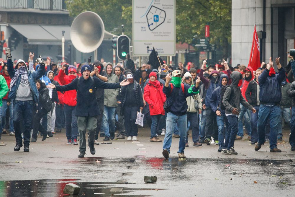 Ausschreitungen bei Demo gegen Regierung in Brüssel