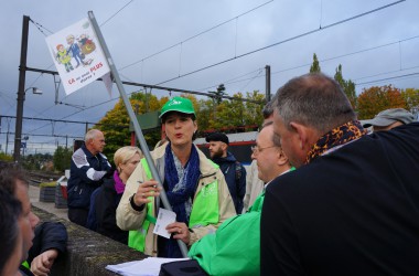 Eupen: Gewerkschaftsmitglieder machen sich auf den Weg zur Demonstration in Brüssel (7.10.)