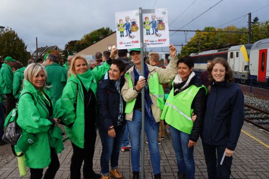 Eupen: Gewerkschaftsmitglieder machen sich auf den Weg zur Demonstration in Brüssel (7.10.)