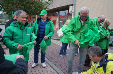 Eupen: Gewerkschaftsmitglieder machen sich auf den Weg zur Demonstration in Brüssel (7.10.)