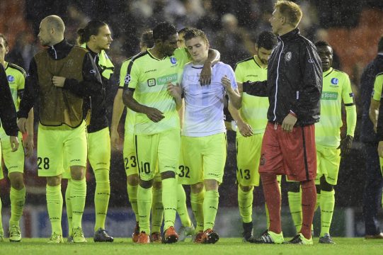 Die Spieler von AA Gent nach der Niederlage gegen Valencia