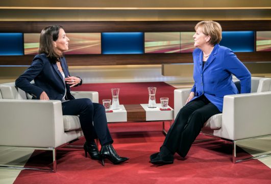 Merkel bleibt bei ihrem offenen Kurs in der Flüchtlingspolitik
