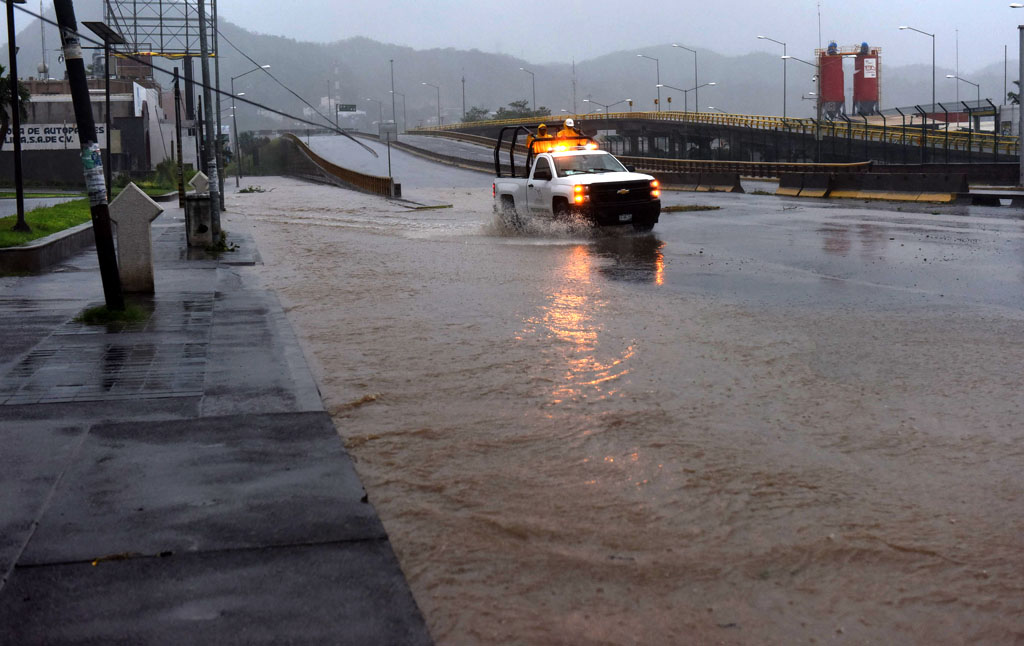 Überflutete Straße in Manzanillo (23.10.)