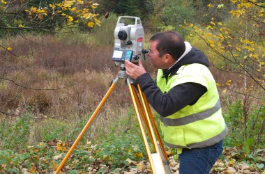 Zwischen Setz und Eiterbach: Arbeiten an "Rüttelstrecke" N626 laufen