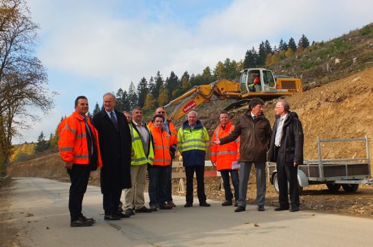 Zwischen Setz und Eiterbach: Arbeiten an "Rüttelstrecke" N626 laufen