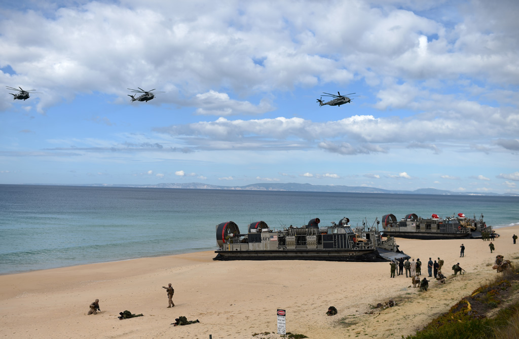 Nato-Übung am Strand Pinheiro da Cruz, im Süden von Lissabon (20.10.)