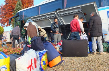 Letzte Flüchtlinge verlassen Campingplatz Oos Heem in Deidenbe