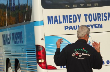 Letzte Flüchtlinge verlassen Campingplatz Oos Heem in Deidenbe