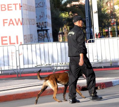 Marokkanische Polizeibeamte bald auch in Brüssel und Antwerpen? (Bild: Polizist in Marrakesch)