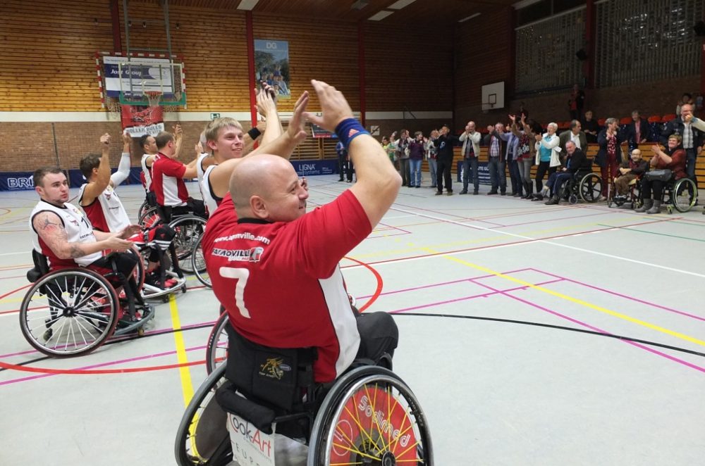 Roller Bulls starten mit 78:72-Sieg über Wiesbaden in die neue Saison