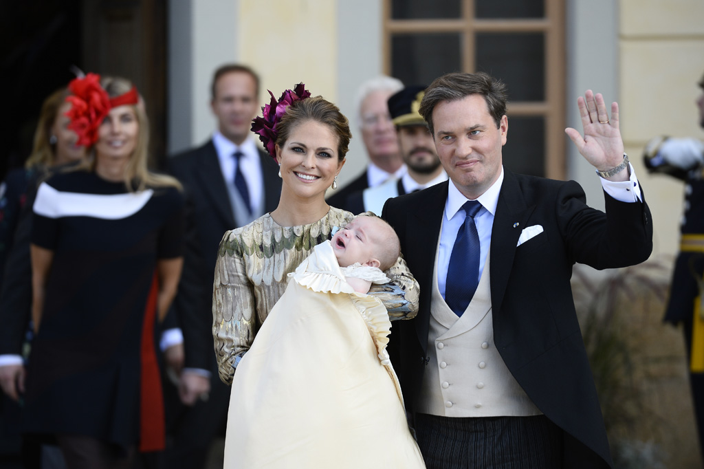 Prinzessin Madeleine mit dem frisch getauften Prinz Nicolas und Ehemann Chris O'Neill am Sonntag in Stockholm