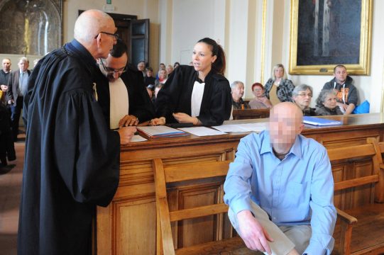 Der 46-jährige Angeklagte vor dem Lütticher Schwurgericht (14.10.)