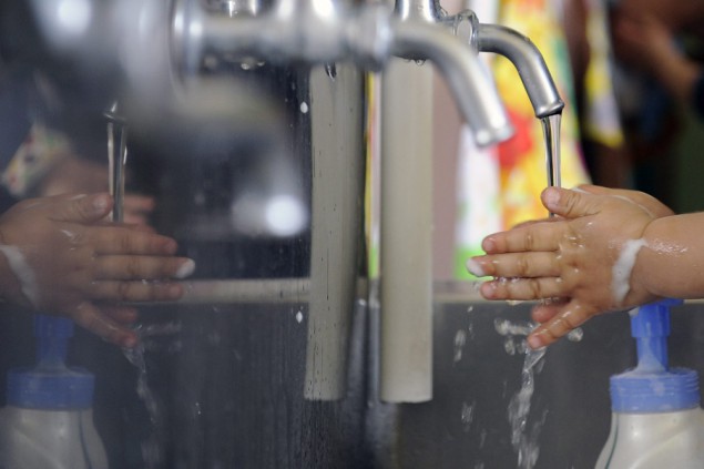 Trinkwasser (Illustrationsbild: Franck Robichon/EPA)