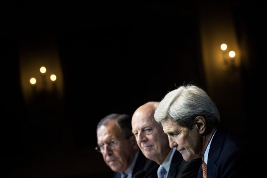 Syrien-Gipfel in Wien: Russlands Außenminister Sergej Lawrow, UN-Sondergesandter Staffan de Mistura und US-Außenminister John Kerry