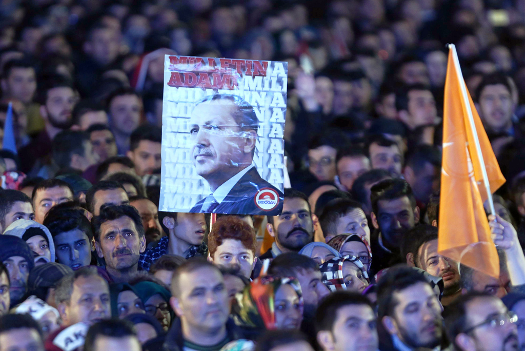 AKP-Anhänger feiern in Ankara