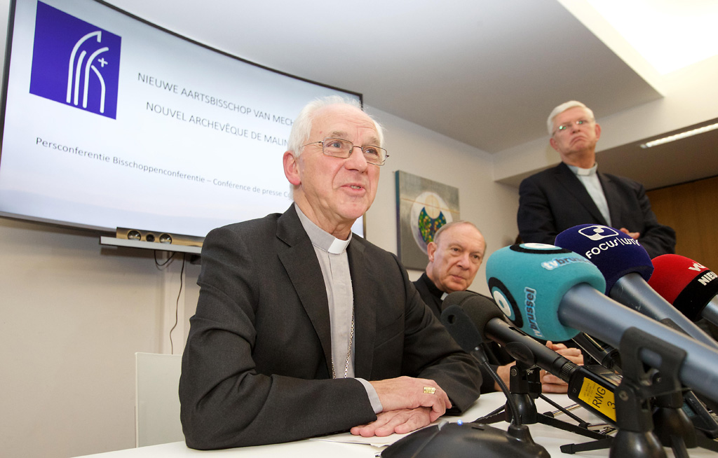 Bischof Jozef De Kesel auf einer Pressekonferenz am Freitag in Brüssel