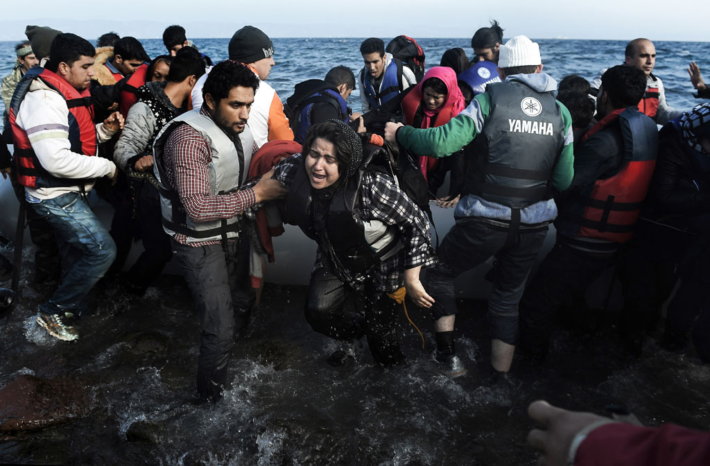 Flüchtlinge kommen auf der griechischen Insel Lesbos an.