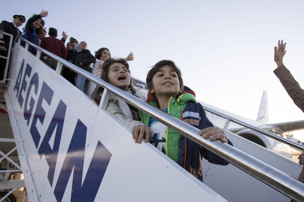 Irakische Flüchtlinge am Flughafen von Athen kurz vor Abflug nach Luxemburg (4.11.)