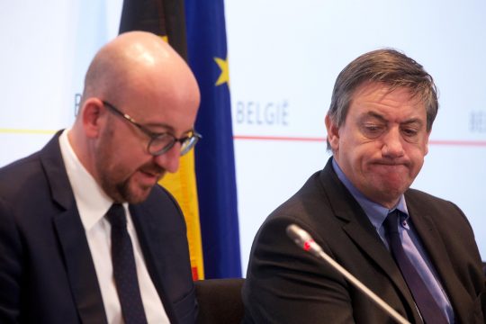 Charles Michel und Jan Jambon bei der Pressekonferenz der Regierung am 23.11.