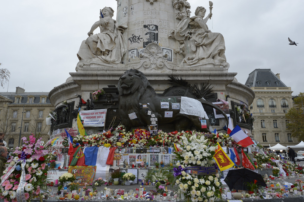 Wo ist der Mann, dessen Bruder Tod und Trauer über Paris gebracht hat?