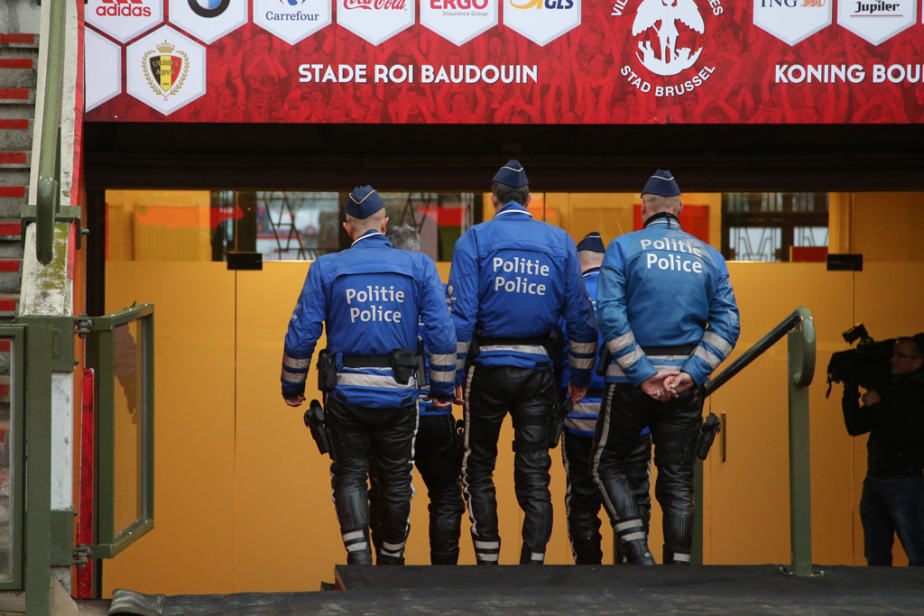Polizisten beim Training der Roten Teufel am Montag in Brüssel