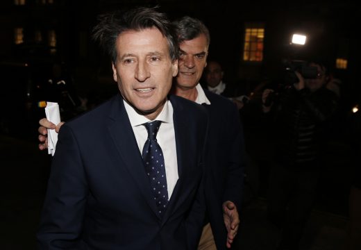 Sebastian Coe (l.), Präsident des Leichtathletik-Weltverbands IAAF, am 9.11. in London