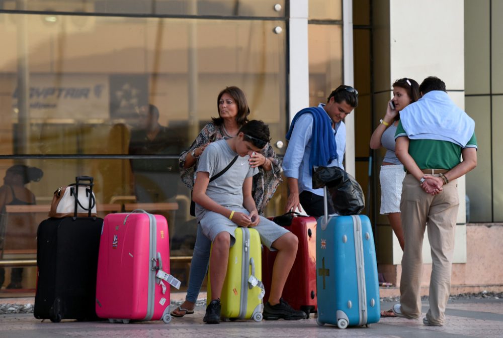 Touristen am Flughafen von Sharm el-Sheikh (6.11.)