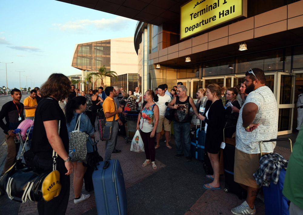 Touristen am Freitag am Flughafen von Sharm el-Sheikh