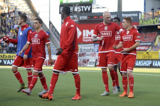 Enttäuschte Gesichter bei den Standard-Spielern nach der Niederlage gegen St. Truiden