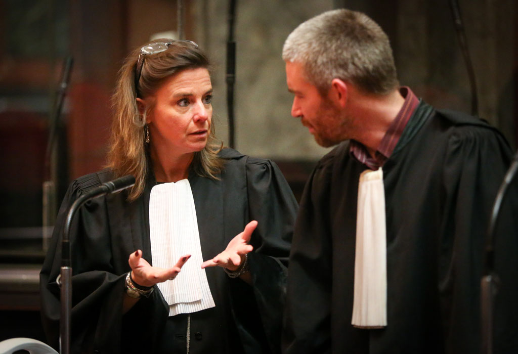 Rechtsanwälte Catherine Toussaint und Benoit Tourdoir am Montag im Brüsseler Assisengericht