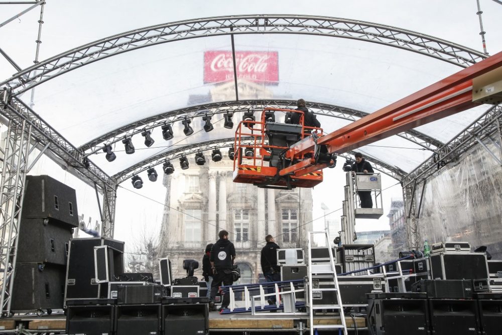 Vorbereitungen auf die Silvesterfeiern in Brüssel - nun muss wieder abgebaut werden