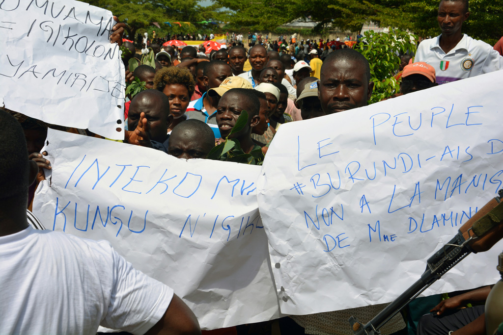 Demonstration in Bujumbura gegen den geplanten Einsatz einer Friedenstruppe der Afrikanischen Union (26.12.)